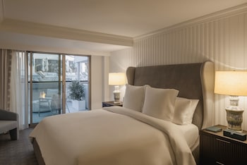 Villa, 1 King Bed, Poolside