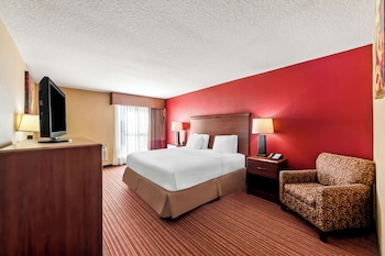 Standard Room, 1 King Bed, Accessible, Bathtub