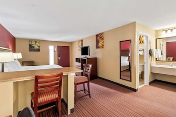 Suite, 2 Queen Beds, Non Smoking, Refrigerator & Microwave