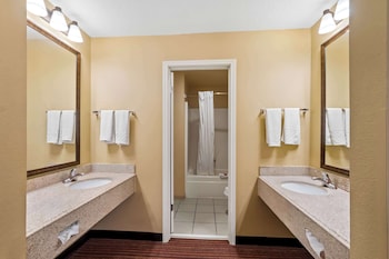 Suite, 2 Bedrooms, Non Smoking, Refrigerator & Microwave