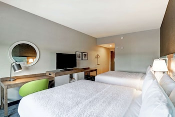 Signature Room, 2 Queen Beds, Refrigerator
