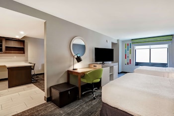 Signature Suite, 2 Queen Beds, Accessible