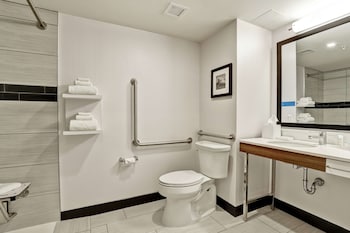 Signature Room, 1 King Bed, Accessible