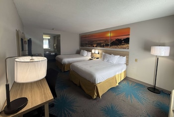 Room, 2 Queen Beds, Non Smoking