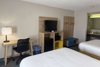 Room, 2 Queen Beds, Non Smoking