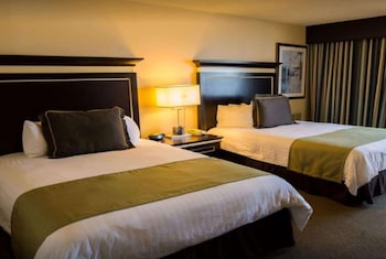 Room, 2 Queen Beds, Non Smoking (Cove)