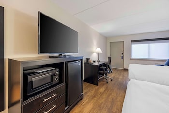 Standard Room, 2 Queen Beds, Non Smoking, Microwave