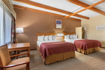 Standard Room, 2 Queen Beds, Non Smoking