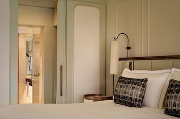 Deluxe Room, Balcony
