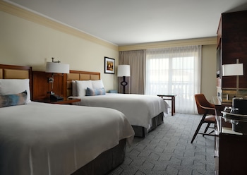 Premier Room, 2 Queen Beds, Fireplace