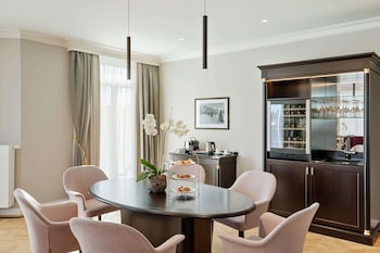 Kaiser Suite