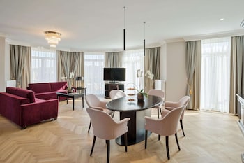 Kaiser Suite
