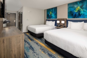 Room, 2 Queen Beds, Accessible, Non Smoking (Bathtub w/ Grab Bars)