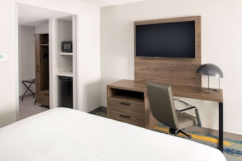 Room, 1 King Bed, Non Smoking