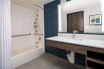 Room, 1 King Bed, Accessible, Non Smoking (Mobility)