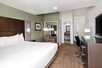 Standard Room, 1 King Bed, Non Smoking (2nd Floor)