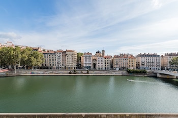 Deluxe Room, River View