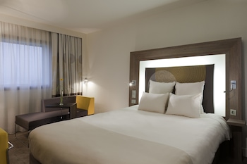 Superior Room, 1 Double Bed with Sofa bed (Paris View)