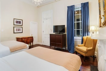 Standard Room - Two Queen Beds
