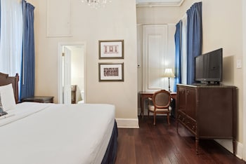 Standard Room - One King Bed