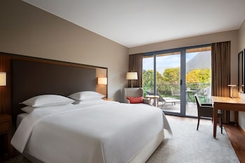 Deluxe Room, 1 King Bed, Terrace