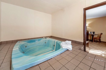 Suite, 1 King Bed, Non Smoking