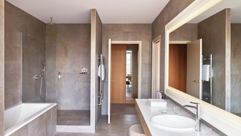 Deluxe Suite, Terrace