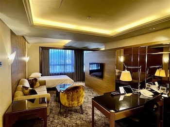 Corner Suite with Extra Bed