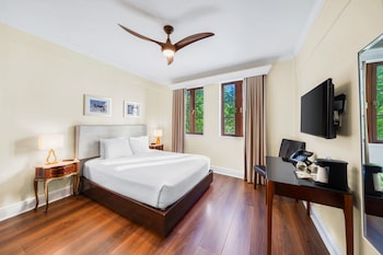 Deluxe Room, 1 Queen Bed (Queen Room)