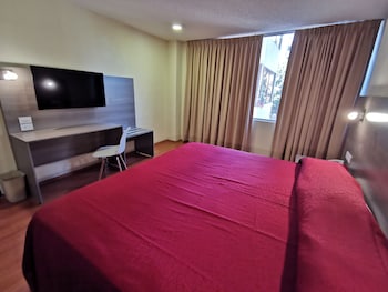 Business King bed Room