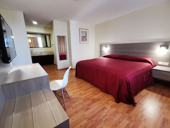 Business King bed Room