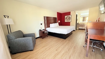 Deluxe Room, 1 King Bed