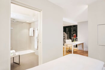Suite (Extra Bed 2 adults + 1 child)