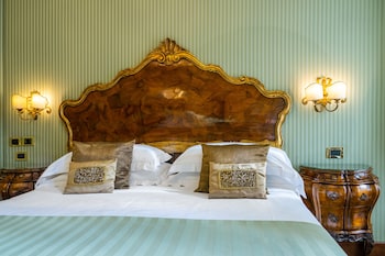 Suite (Saint Mark view)