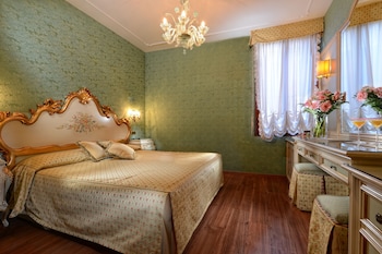Classic Room (Venetian)