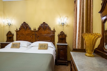 Suite (Saint Mark view)