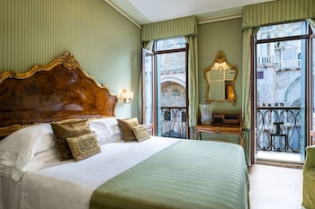 Suite (Saint Mark view)