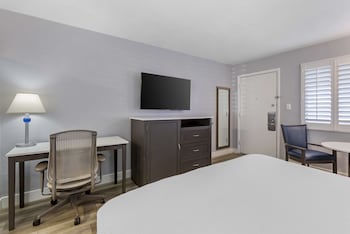 Standard Room, 1 King Bed, Non Smoking