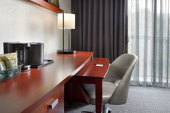 Room, 2 Double Beds (Mobility Accessible, Tub)