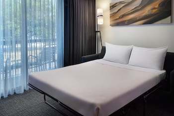 Room, 1 King Bed, Courtyard View