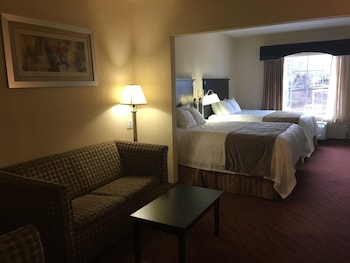 Suite, 2 Queen Beds, Non Smoking, Refrigerator