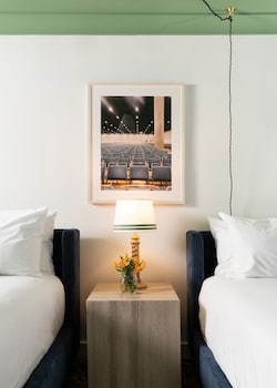Deluxe Room, 2 Queen Beds, Balcony, Courtyard Area (Deluxe Double Balcony - 2 Queen Beds)