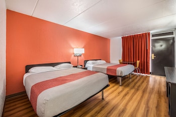 Deluxe Room, 2 Queen Beds, Non Smoking, Refrigerator & Microwave