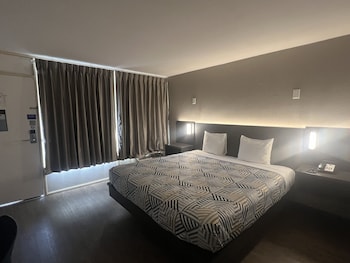 Standard Room, 1 King Bed, Non Smoking, Refrigerator & Microwave
