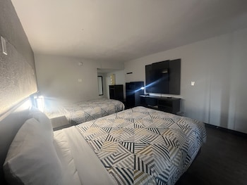 Standard Room, 2 Double Beds, Accessible, Non Smoking