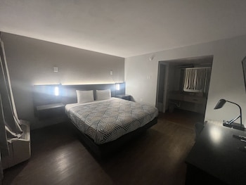 Standard Room, 1 King Bed, Non Smoking, Refrigerator & Microwave