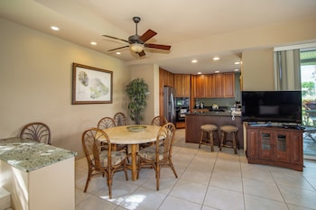 Villa, 2 Bedrooms (805 Garden, 2 Bath)