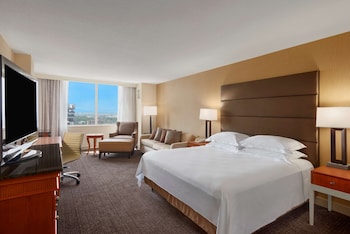 Standard Room, 1 King Bed (Oversized)