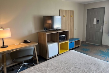 Standard Room, 1 King Bed, Non Smoking