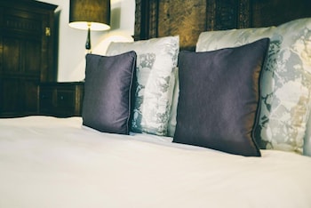 Room ( Four  Poster)